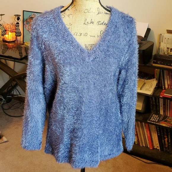 VENUS size Large blue fuzzy sweater *only wore once*!!!!! - Picture 1 of 7